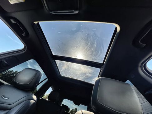 Used 2025 Cadillac XT6 Premium Luxury image 19