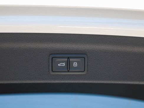 New 2025 Audi Q3 2.0T Premium image 46