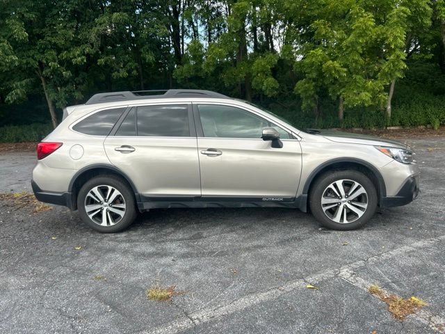 Used 2019 Subaru Outback 2.5i Limited w/ Protection Package #1 AWD/4WD image 2