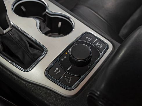 Used 2016 Jeep Grand Cherokee High Altitude AWD/4WD image 31