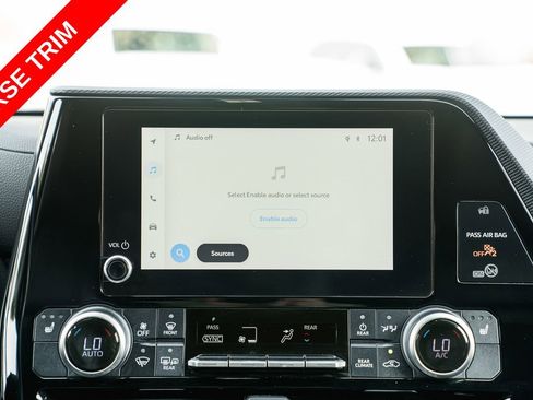 Used 2023 Toyota Highlander XSE FWD image 21