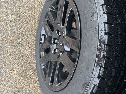 Used 2025 Chevrolet Colorado Z71 w/ Technology Package image 30