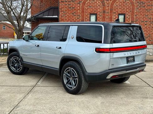 Used 2026 Rivian R1S Adventure image 7