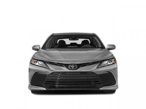 Used 2021 Toyota Camry XLE image 4