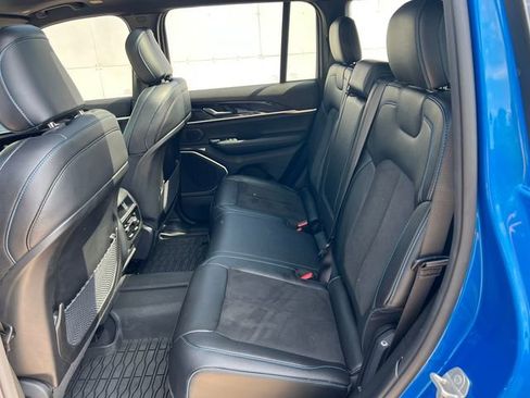 Used 2023 Jeep Grand Cherokee Trailhawk AWD/4WD image 5