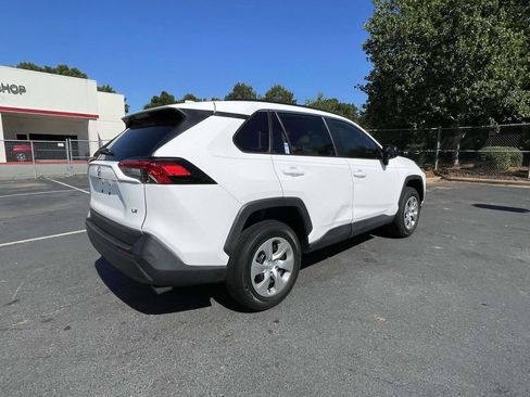 Used 2021 Toyota RAV4 LE FWD image 24