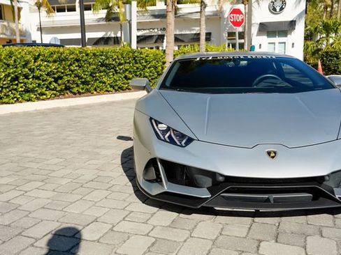 Used 2020 Lamborghini Huracan EVO image 7