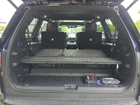 Used 2025 Toyota Sequoia Platinum AWD/4WD image 39