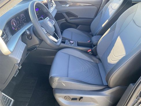 New 2026 Volkswagen Tiguan SE R-Line image 15