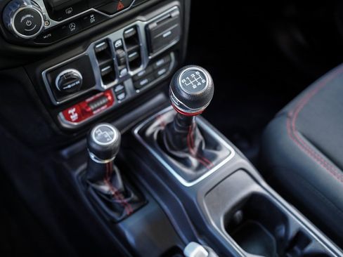 Used 2021 Jeep Wrangler Unlimited Rubicon w/ Steel Bumper Group image 33