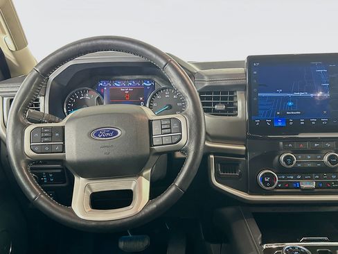 Used 2024 Ford Expedition Max XLT image 18