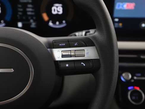 Certified 2025 Hyundai Tucson SEL image 28