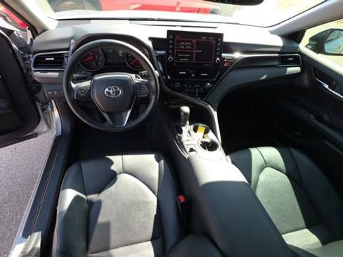 Used 2021 Toyota Camry XSE image 19