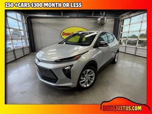 Used 2023 Chevrolet Bolt EUV LT w/ Driver Confidence Package FWD image 1