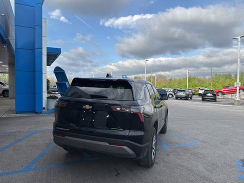Used 2025 Chevrolet Equinox LT AWD/4WD image 14