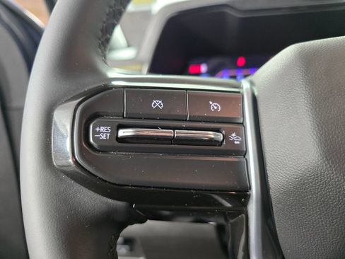 Used 2024 Chevrolet Colorado ZR2 w/ Technology Package AWD/4WD image 30