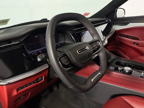 Used 2025 Jeep Wagoneer S Launch Edition AWD/4WD image 23