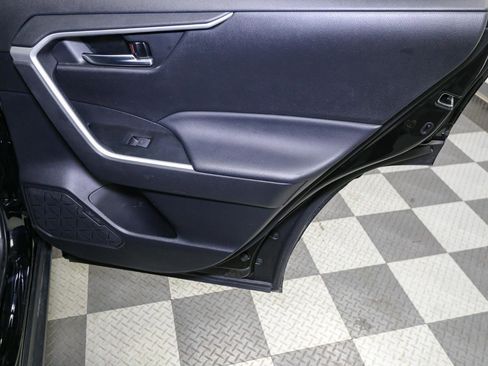 Used 2022 Toyota RAV4 XLE image 23