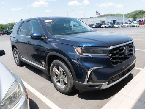 Used 2024 Honda Pilot EX-L image 2