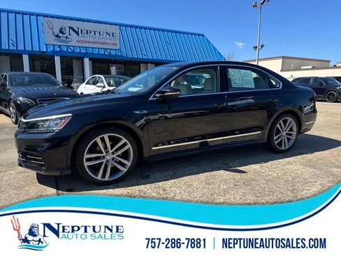 Used 2017 Volkswagen Passat 1.8T R-Line FWD image 1