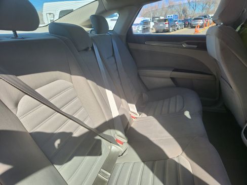 Used 2017 Ford Fusion SE image 15
