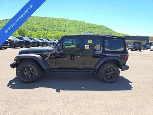 Certified 2022 Jeep Wrangler Unlimited Sport AWD/4WD image 4