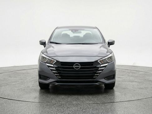 Used 2025 Nissan Versa SV image 2