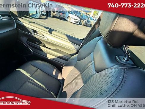Used 2024 Jeep Wagoneer Series II AWD/4WD image 11