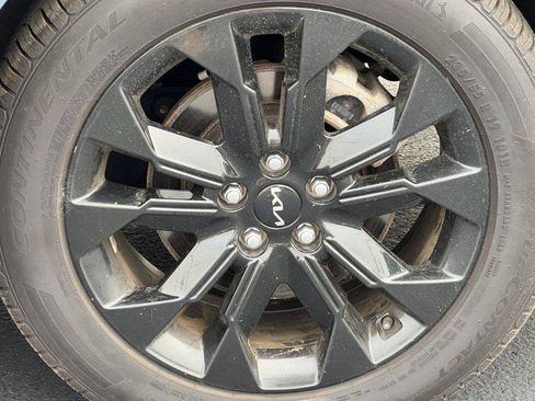 Used 2023 Kia Carnival SX FWD image 7