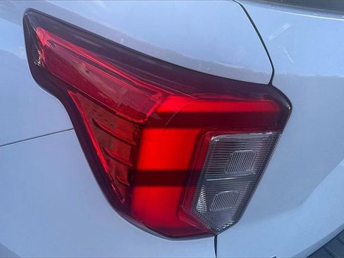 Certified 2021 Ford Explorer XLT w/ Equipment Group 202A image 30