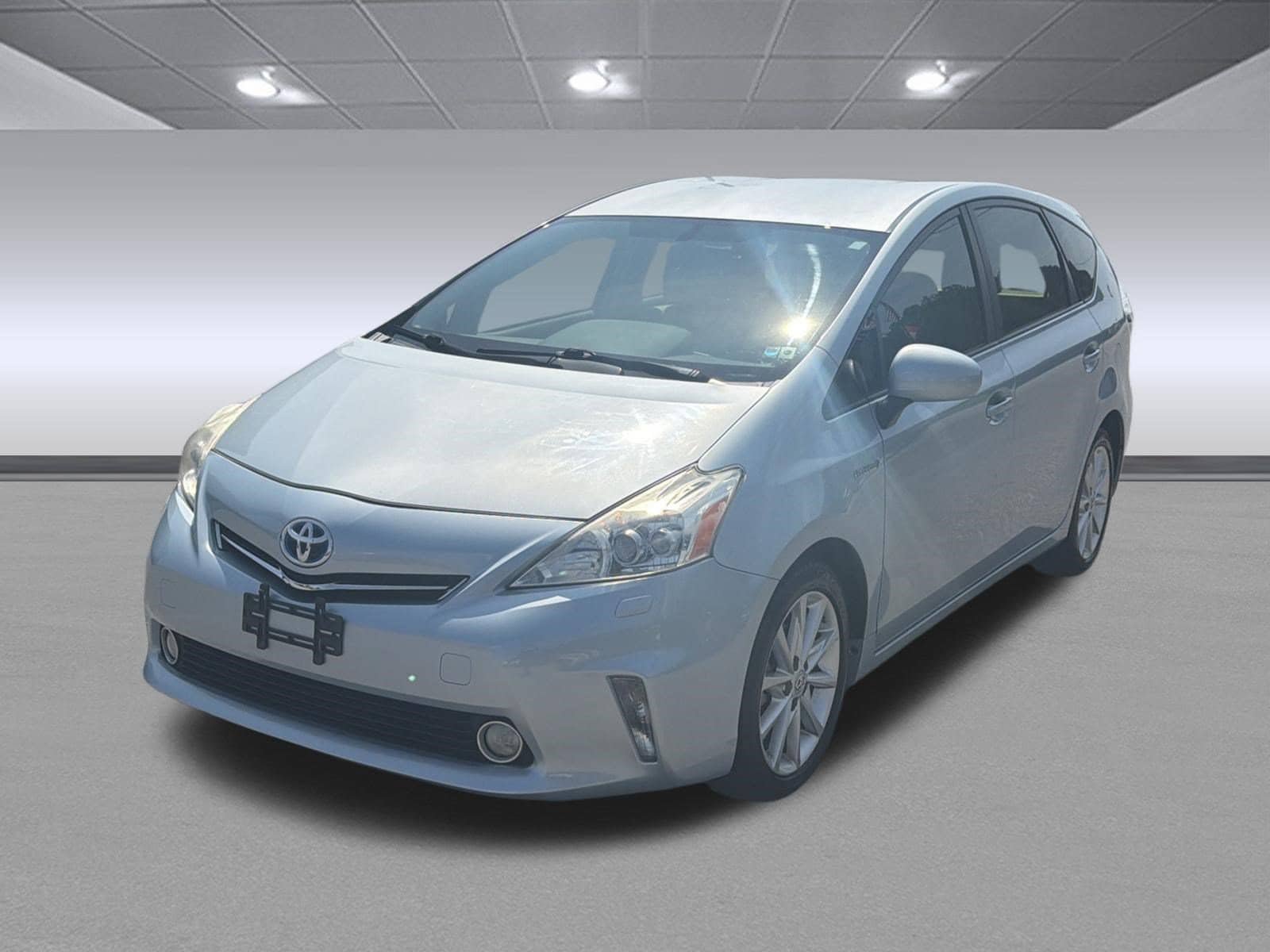 Used 2013 Toyota Prius V Five FWD image 7