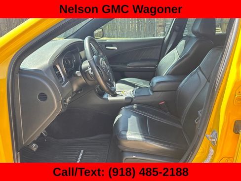 Used 2017 Dodge Charger R/T w/ Plus Group RWD image 11