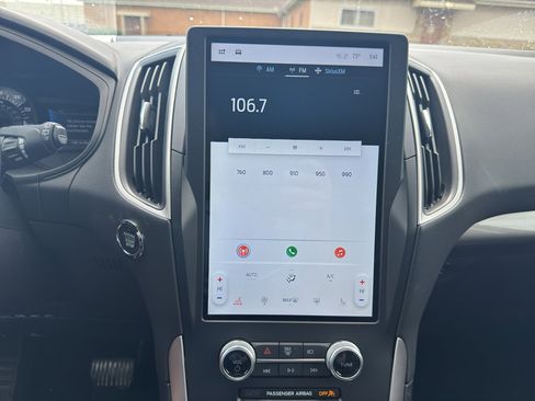 Used 2024 Ford Edge SEL w/ Convenience Package image 9