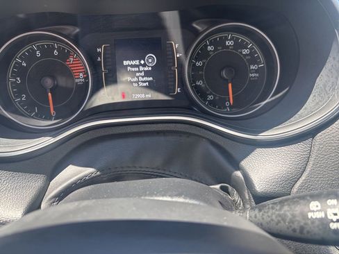 Used 2019 Jeep Cherokee Latitude Plus w/ Comfort/Convenience Group AWD/4WD image 6