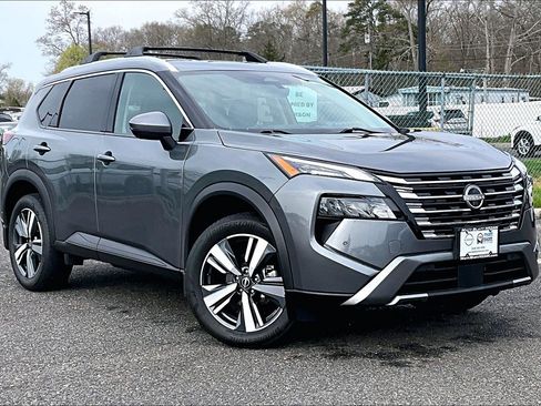 Used 2024 Nissan Rogue SL AWD/4WD image 31