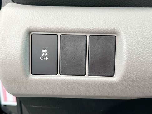 Used 2023 Honda Pilot LX image 10