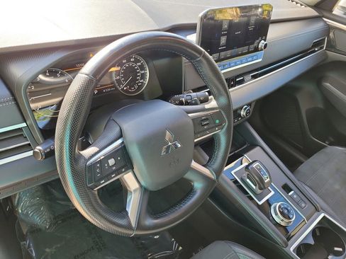 Used 2024 Mitsubishi Outlander SE image 24