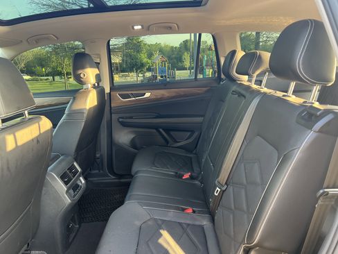 Certified 2024 Volkswagen Atlas SE w/ Panoramic Sunroof Package image 29