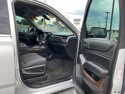 Used 2015 Chevrolet Tahoe LS AWD/4WD image 32