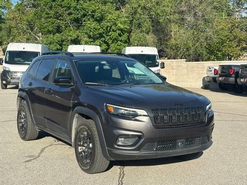 Used 2022 Jeep Cherokee Latitude AWD/4WD image 11