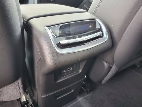 Used 2023 Cadillac XT6 Premium Luxury image 47