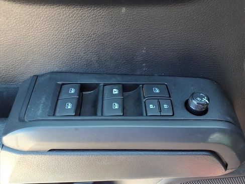 Certified 2019 Toyota Tacoma SR w/ SR Convenience Package AWD/4WD image 17