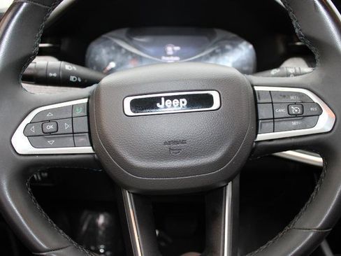 Used 2022 Jeep Compass Latitude FWD image 10