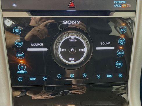 Used 2013 Ford Edge Limited w/ Driver Entry Pkg FWD image 9