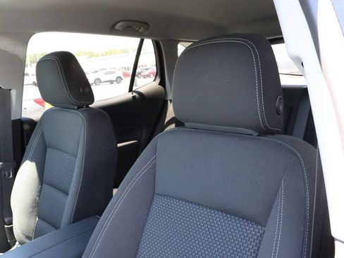 Used 2023 GMC Terrain SLE w/ Driver Convenience Package FWD image 10