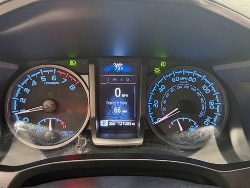 Used 2021 Toyota Tacoma TRD Sport w/ Technology Package AWD/4WD image 28