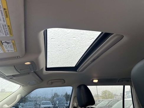 Used 2024 Nissan Armada SL w/ Captain's Chairs Package AWD/4WD image 25