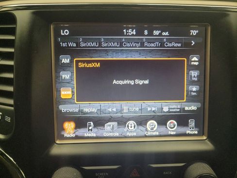 Used 2017 Jeep Grand Cherokee Laredo AWD/4WD image 25