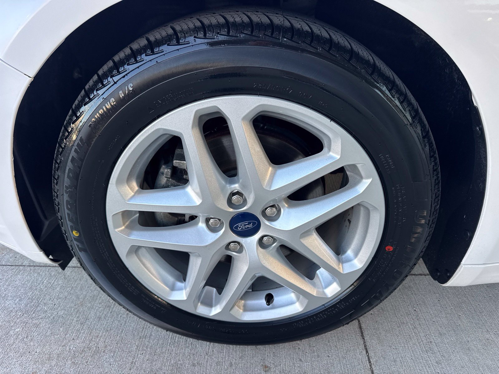 Used 2016 Ford Fusion SE w/ Equipment Group 202A FWD image 15