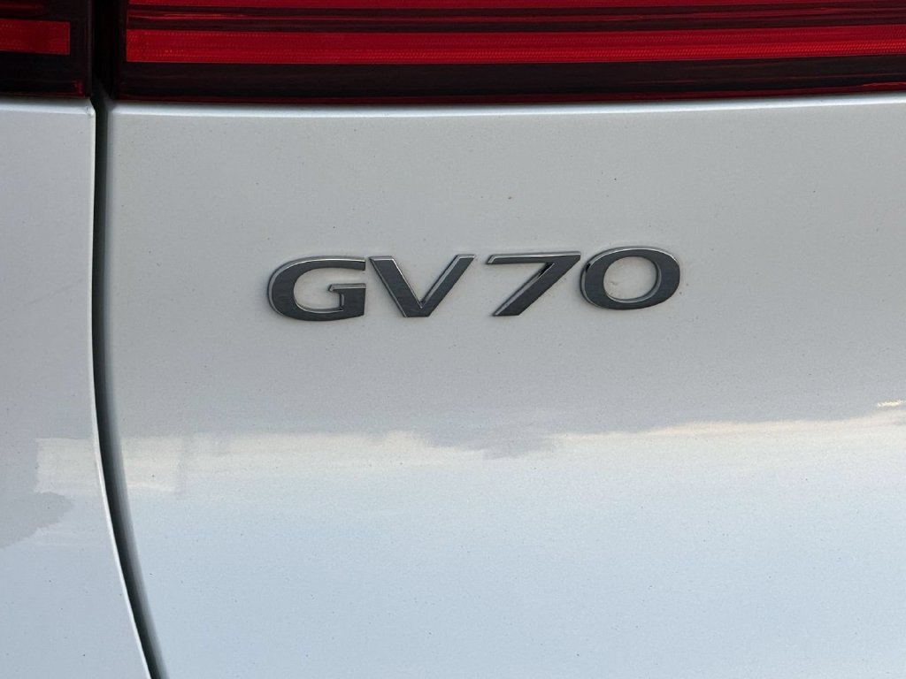 Used 2025 Genesis GV70 2.5T AWD/4WD image 10
